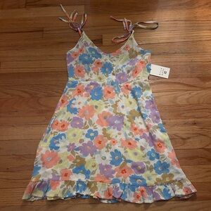 Billabong floral summer beach dress. New with tags and never worn before.